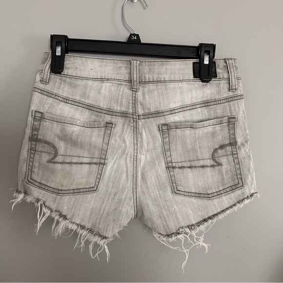 Distressed Light Gray American Eagle Shorts - Picture 4 of 5